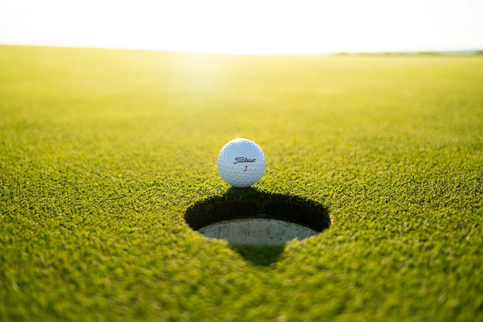 วิวสนามกอล์ฟ 27 หลุมกลางหุบเขาของ Mountain Creek Golf Resort ลำตะคอง