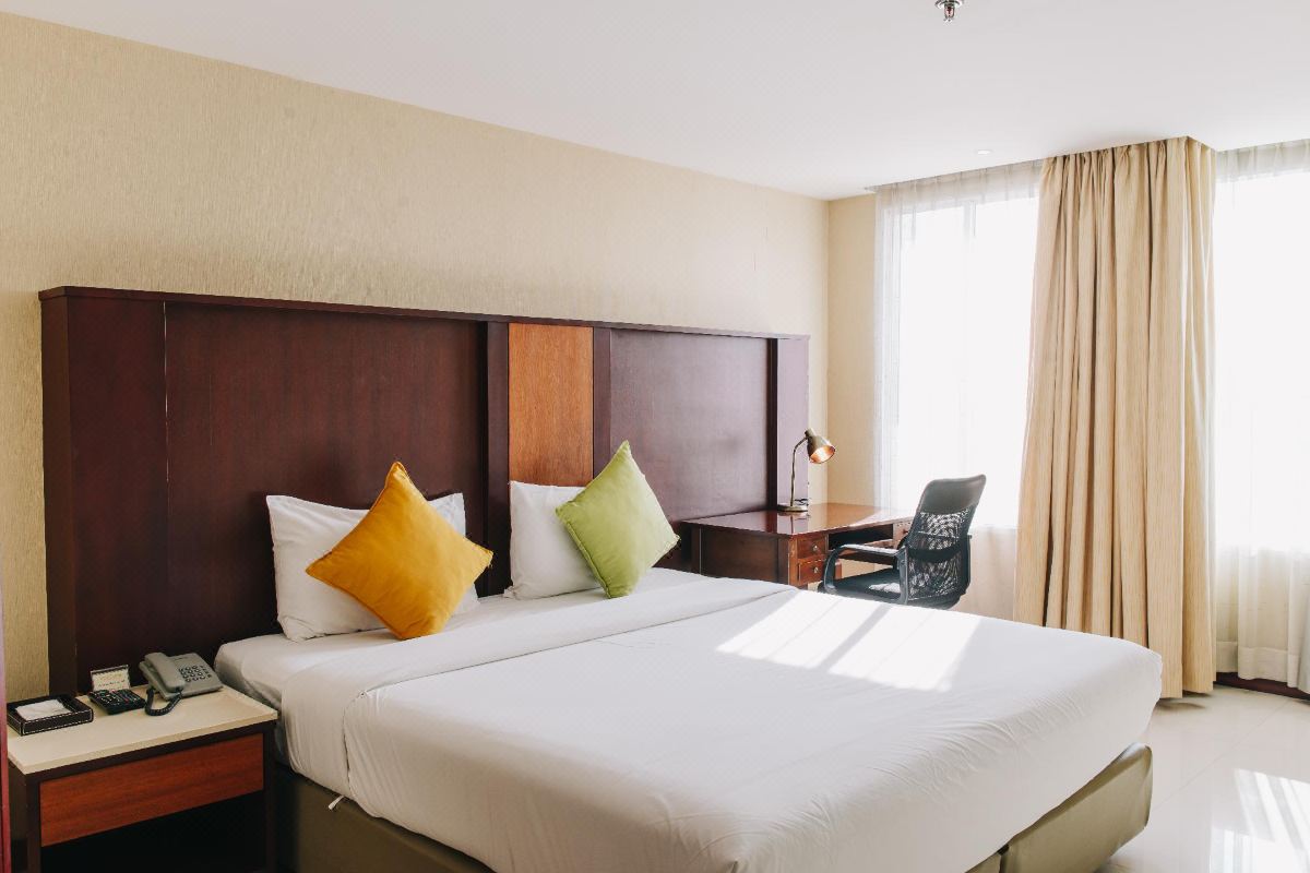 ห้องพักของ Aramis Hotel นครสวรรค์ ตกแต่งเรียบทันสมัย ห้องกว้าง