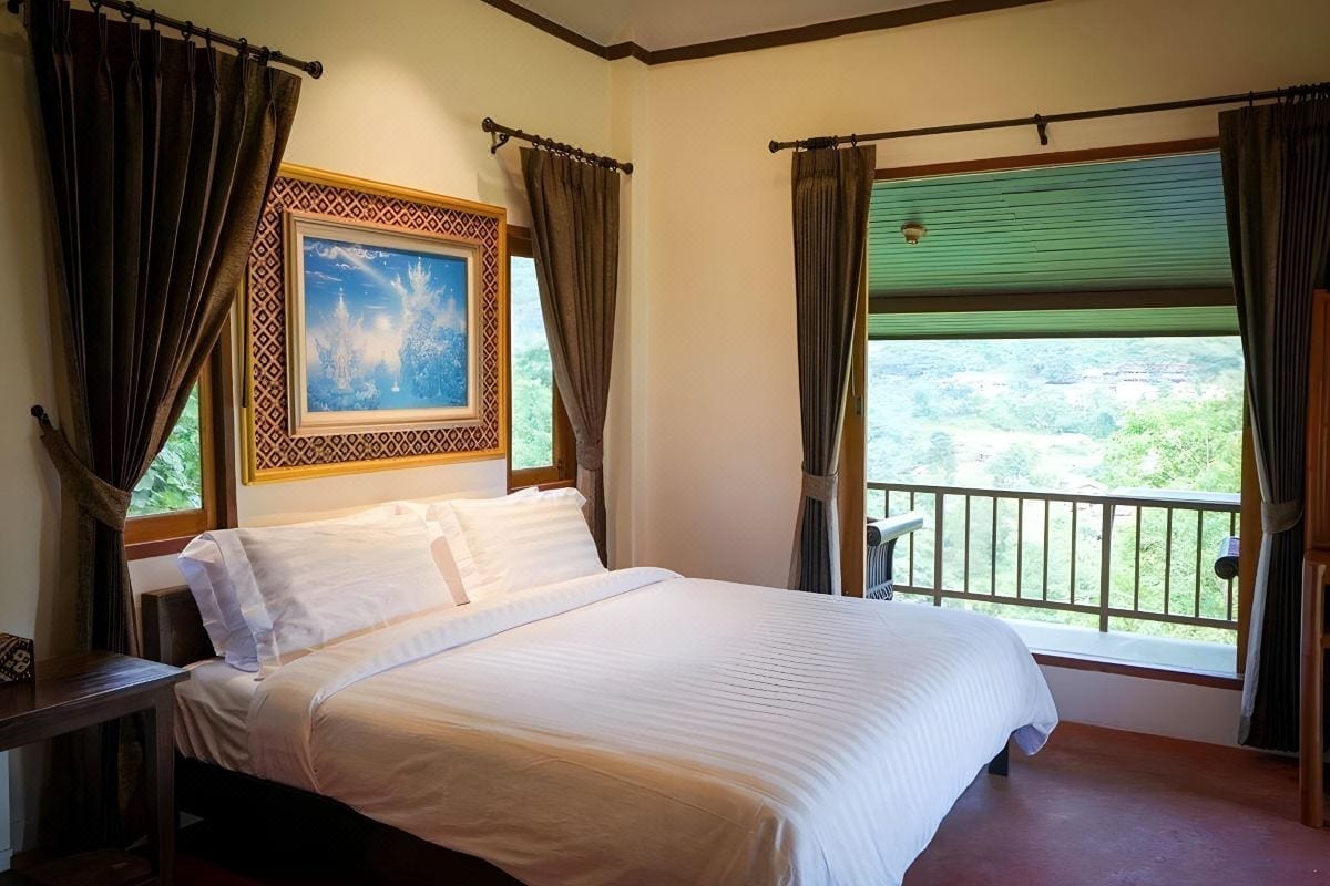 ร้านอาหารระเบียงวิวเขาของ Boklua View Resort บรรยากาศร่มรื่นกลางธรรมชาติ