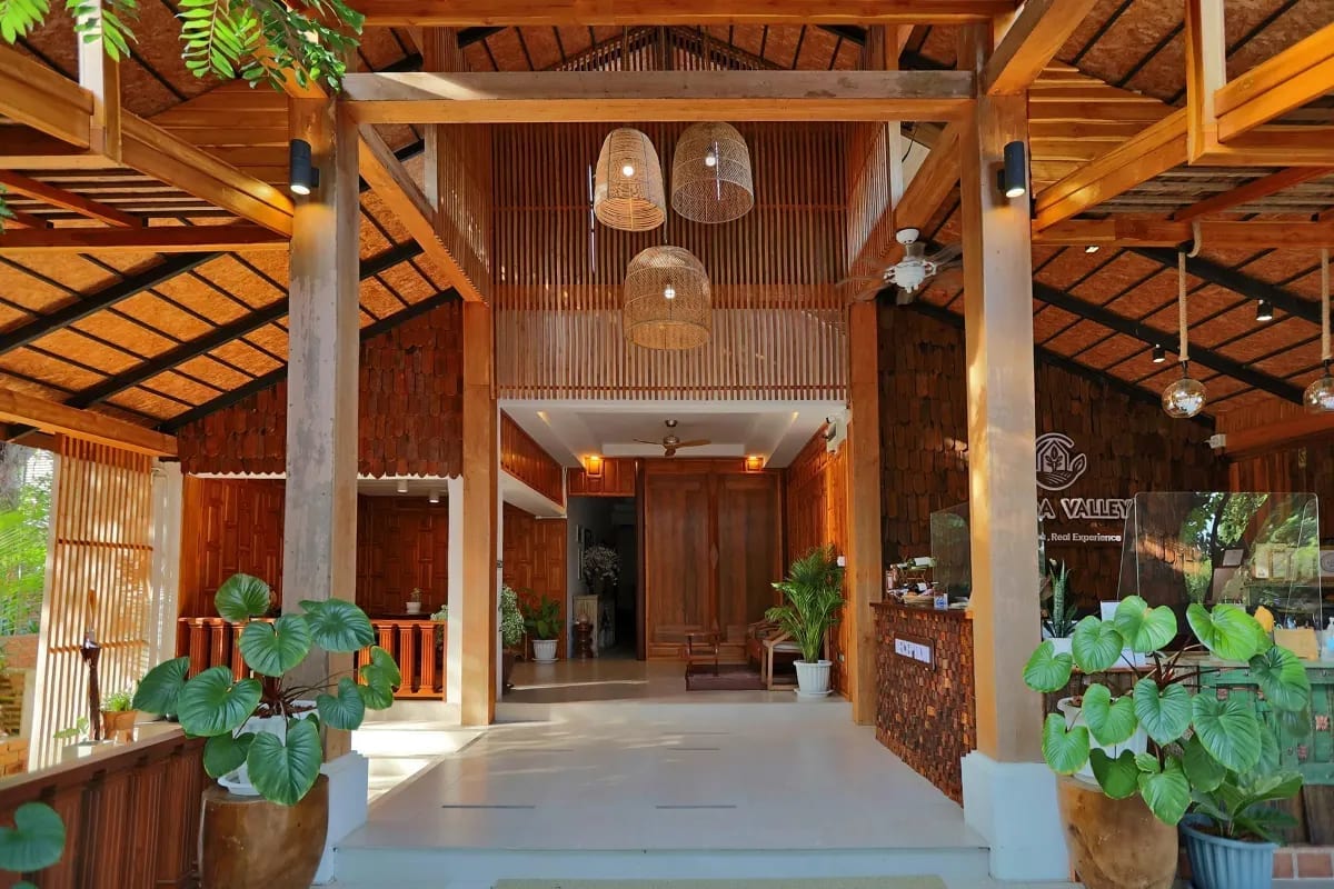 อาคารและสวนของ Cocoa Valley Resort ปัว ตกแต่งสไตล์บูทิกโทนอบอุ่นธีมโกโก้