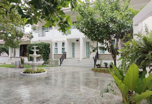 ภายนอกอาคารและสวนของ Nan Boutique Hotel กลางเมืองน่าน