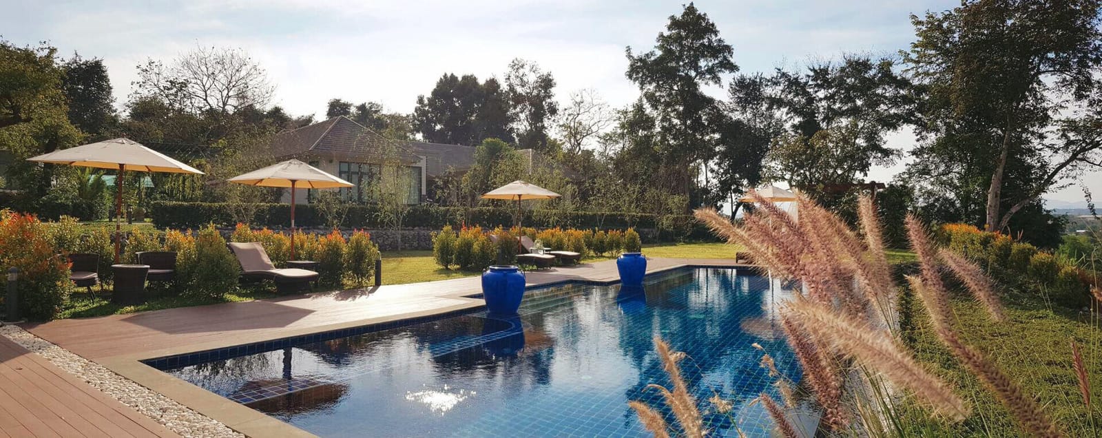บรรยากาศสวนและพื้นที่ส่วนกลางของ Nan Boutique Resort อำเภอภูเพียง น่าน