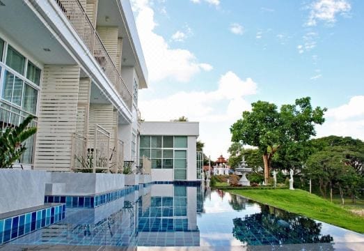 มุมพักผ่อนภายในบ้านเช่ารายวันที่ปัว ตกแต่งเรียบง่ายสบายตา