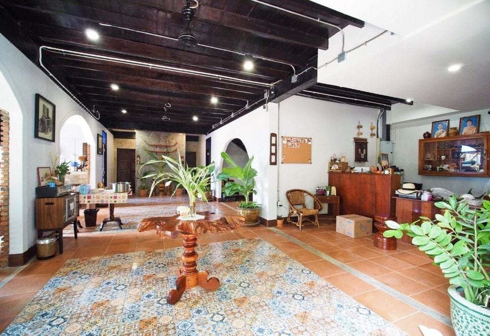อาคารคอทเทจและพื้นที่ส่วนกลางของ Pround Nan Cottage ชานเมืองน่าน
