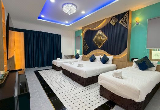 มุมห้องน้ำในตัวของ Art Nara Hotel มีฝักบัวและของใช้ฟรี