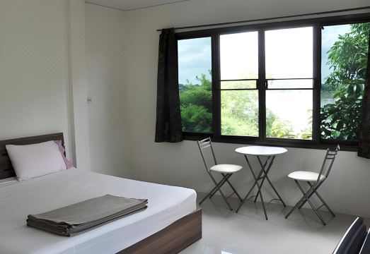 The Rim Riverside Guest House