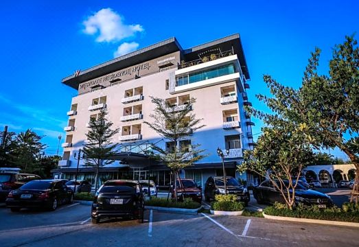 ส่วนกลางและห้องอาหารของ Westgate Residence Hotel นนทบุรี