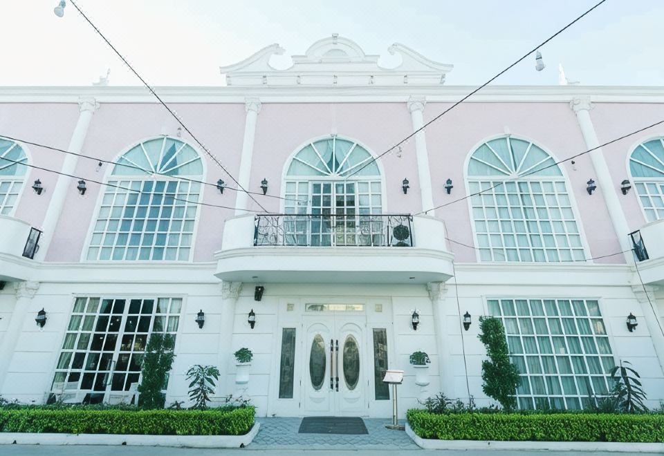 Westgate Residence Hotel