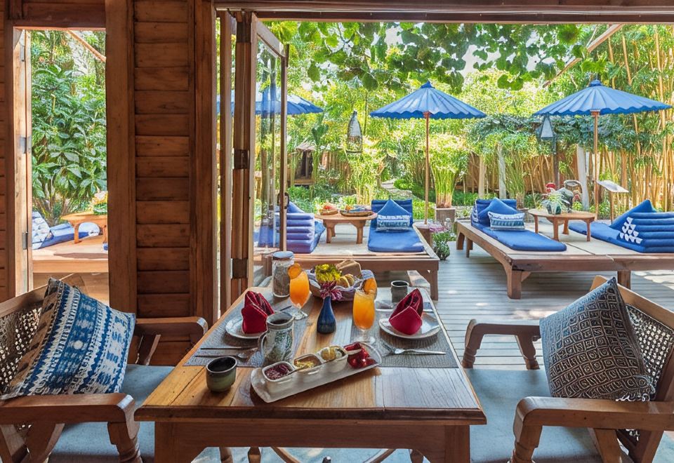 กระท่อมไม้สไตล์ล้านนาท่ามกลางสวนร่มรื่นที่ Pai Village Boutique Resort ปาย