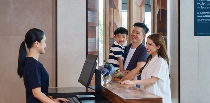 ล็อบบี้กว้างโปร่งของ Novotel Bangkok Future Park Rangsit รังสิต
