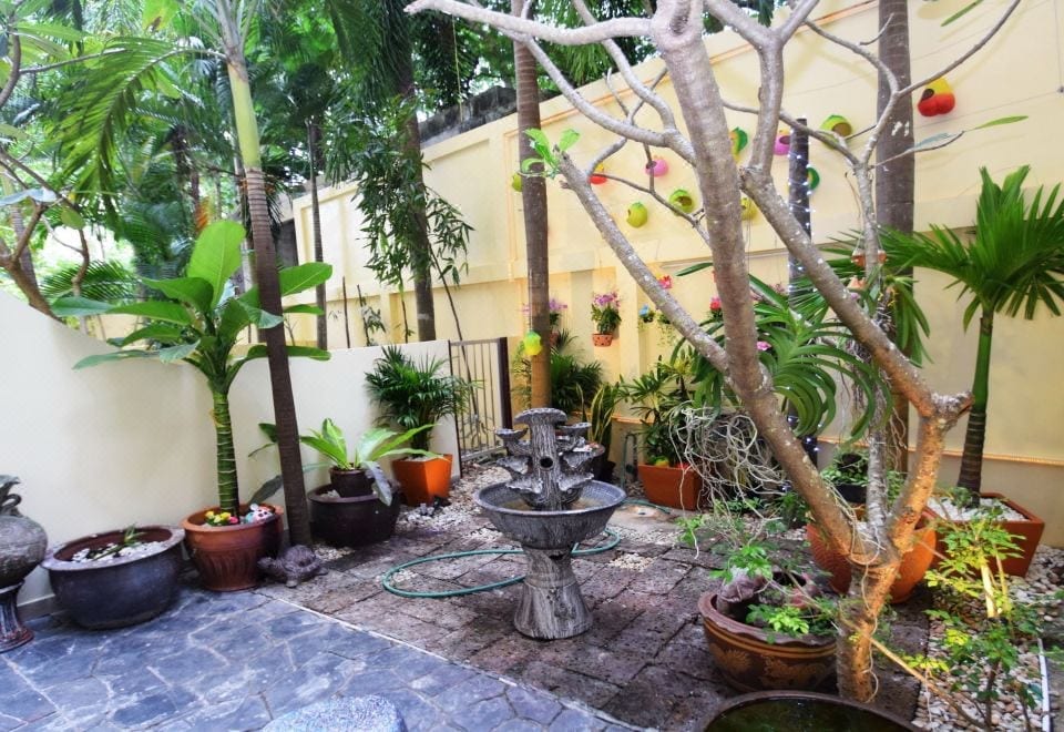ห้องอพาร์ตเมนต์ของ View Talay Residence 6 พร้อมห้องนั่งเล่น โซฟา และมุมครัวในตัว