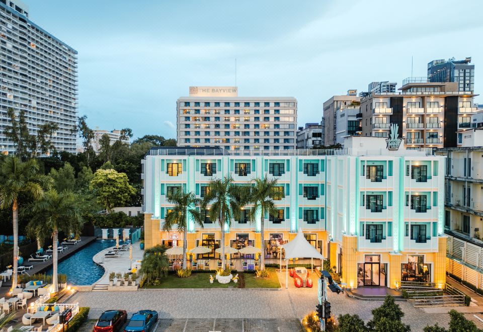 Wave Hotel Pattaya