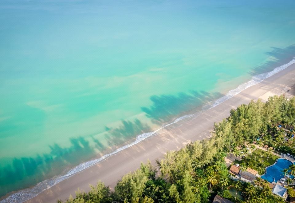 Manathai Khao Lak (Outrigger Khao Lak)