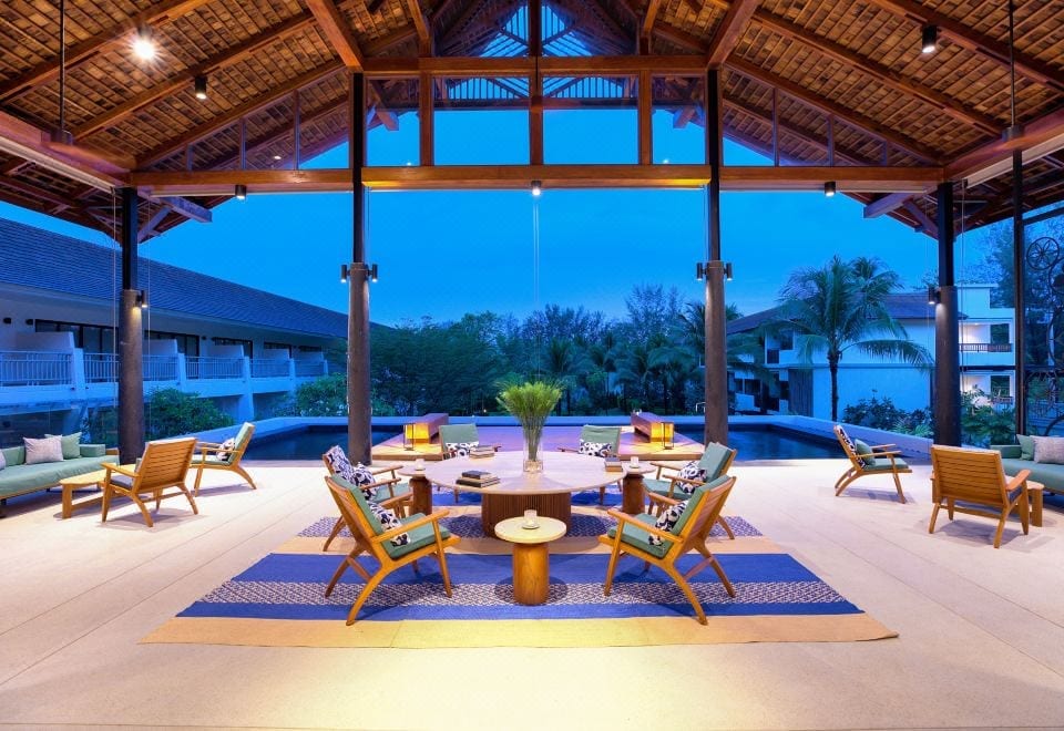 หาดบางสักหน้ารีสอร์ต Manathai Khao Lak ทรายยาวเงียบสงบริมทะเลอันดามัน