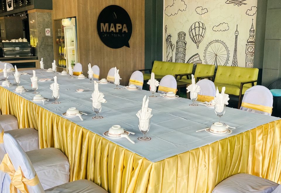 ห้องพักของ Chaikana Thani Hotel พัทลุง ห้องกว้าง ปรับอากาศ มีระเบียง
