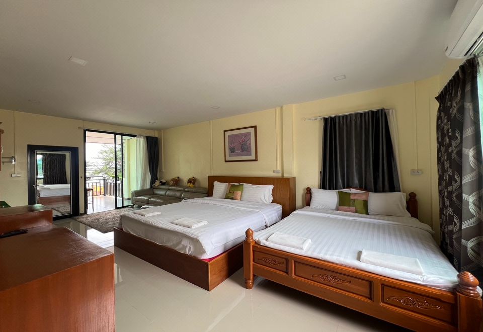 บังกะโลของ Lan Bua Resort ลานบัวรีสอร์ท พัทลุง พร้อมระเบียงมองวิวนา