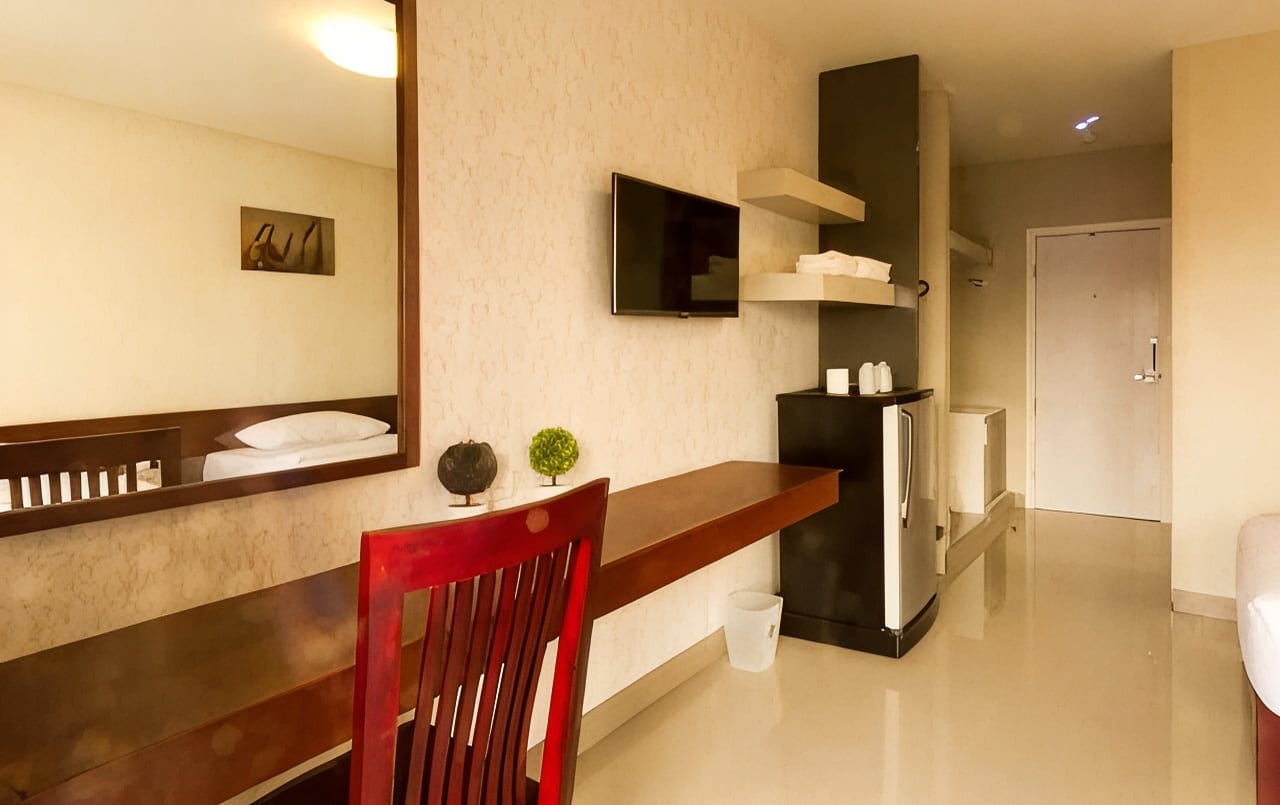 ห้องพักของ Bestiny Hotel & Restaurant Phetchabun ตกแต่งเรียบง่ายแบบใช้งานจริงพร้อมสิ่งอำนวยความสะดวกครบ