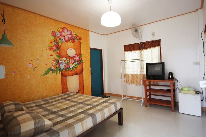 มุมพักผ่อนและวิวภูเขาบริเวณ Chatfah Resort เขาค้อ