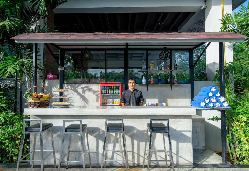 ห้องพักวิวทะเลพร้อมระเบียงส่วนตัวภายใน Golden Beach Cha-Am Hotel ชะอำ