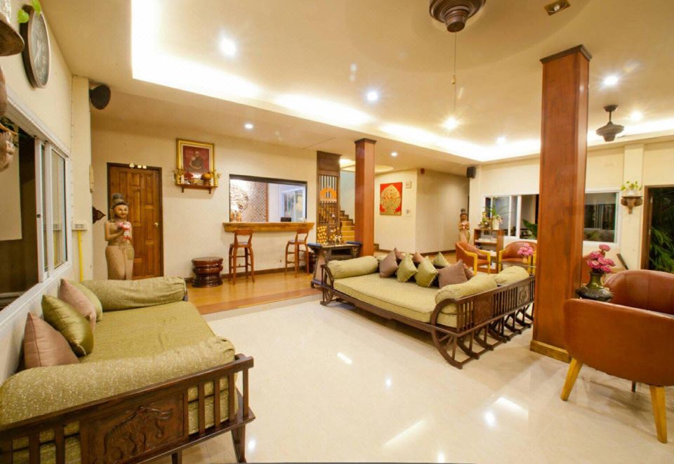 ห้องพักของ Fahluang Residence พิจิตร เตียงใหญ่ ห้องสว่างกว้าง