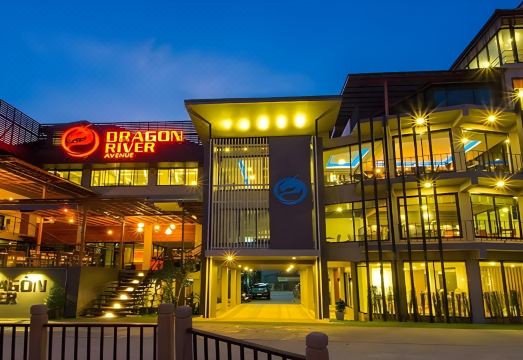 Dragon River Avenue Hotel