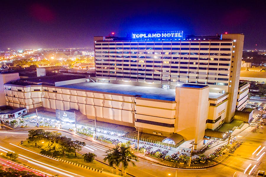 ภาพรวมตัวอาคาร Topland Hotel Phitsanulok โรงแรมสูงใจกลางเมืองพิษณุโลก