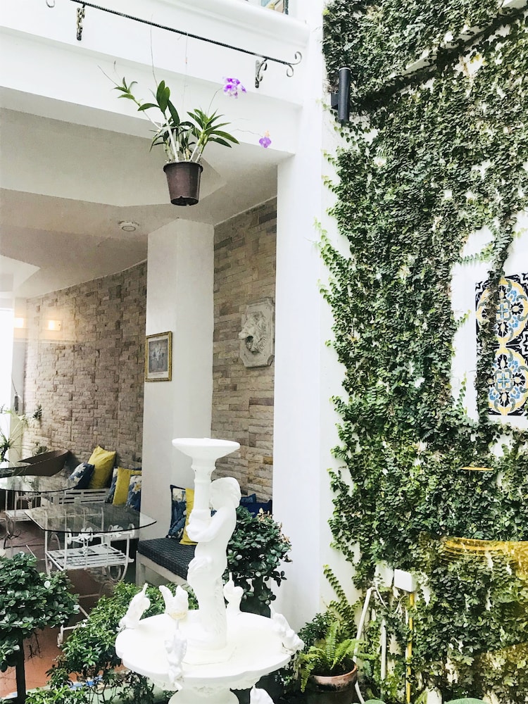 Casa Blanca Boutique Hotel