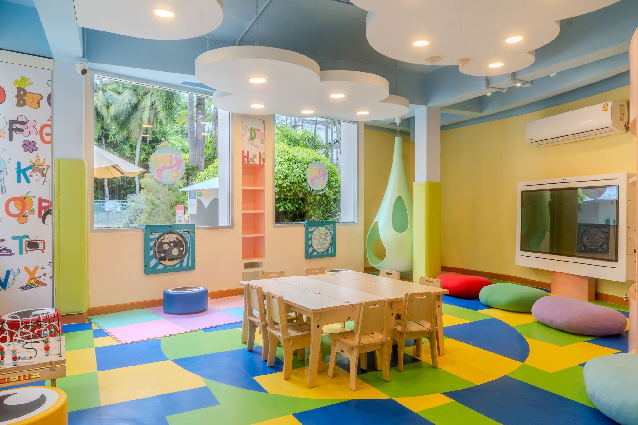 Kids Club ธีมใต้ทะเลของ Holiday Inn Resort Phuket โซนกิจกรรมสำหรับเด็ก