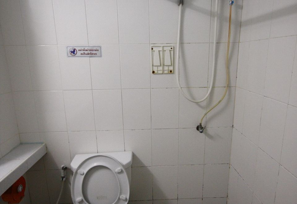 มุมห้องพักและสิ่งอำนวยความสะดวกของนาราสิริ เซอร์วิสอพาร์ตเมนท์ ปราจีนบุรี