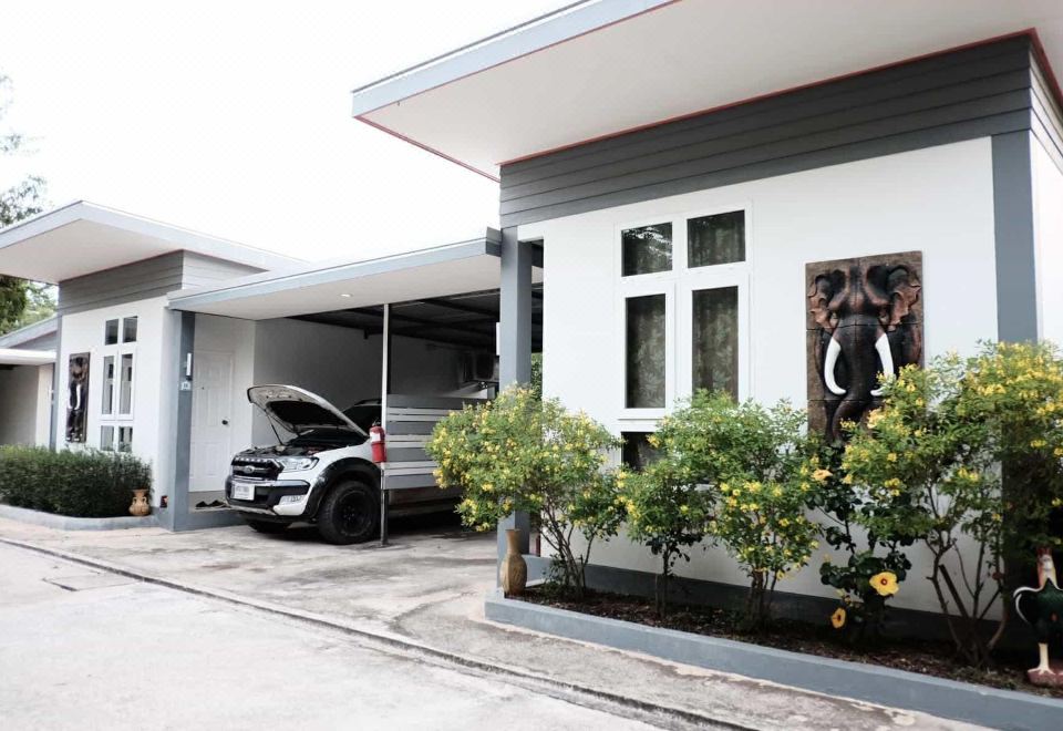 มุมห้องและสิ่งอำนวยความสะดวกภายในห้องพัก The Resort Kabinburi