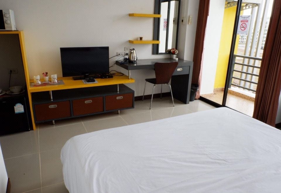 พื้นที่ร้านอาหารและส่วนกลางของ The Icon Service Apartment ติดถนน 304 ศรีมหาโพธิ