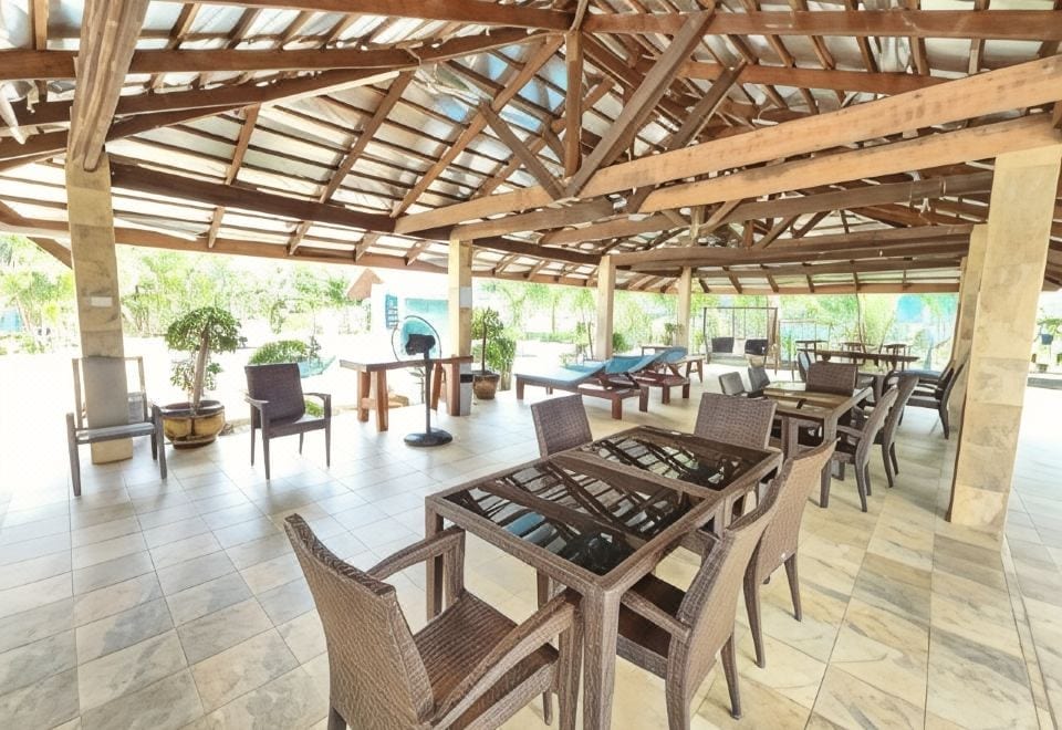 บรรยากาศหาดส่วนตัวเงียบสงบใกล้ Blue Beach Bungalow หาดสน บางสะพานน้อย