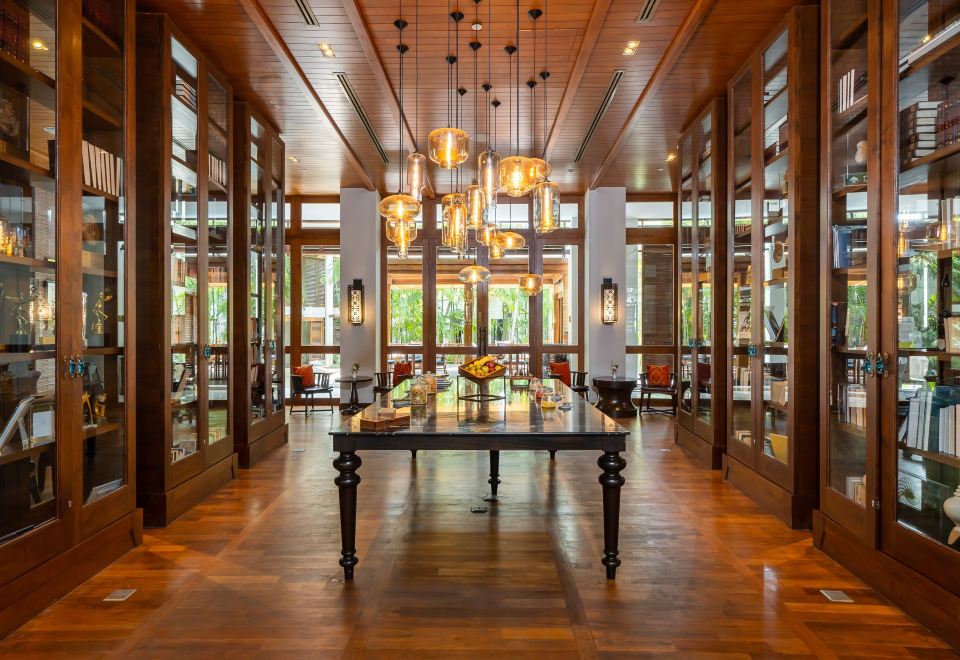เอ็กเซกคิวทีฟเลานจ์ของ InterContinental Hua Hin ตกแต่งหรู