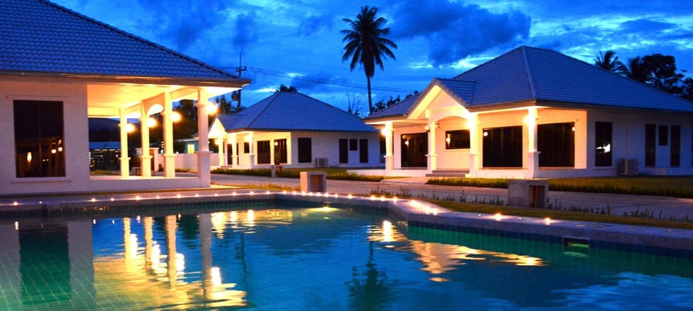 บรรยากาศยามค่ำของ Mango Beach Resort Thailand ย่านบ้านห้วยยาง อ.ทับสะแก ประจวบคีรีขันธ์