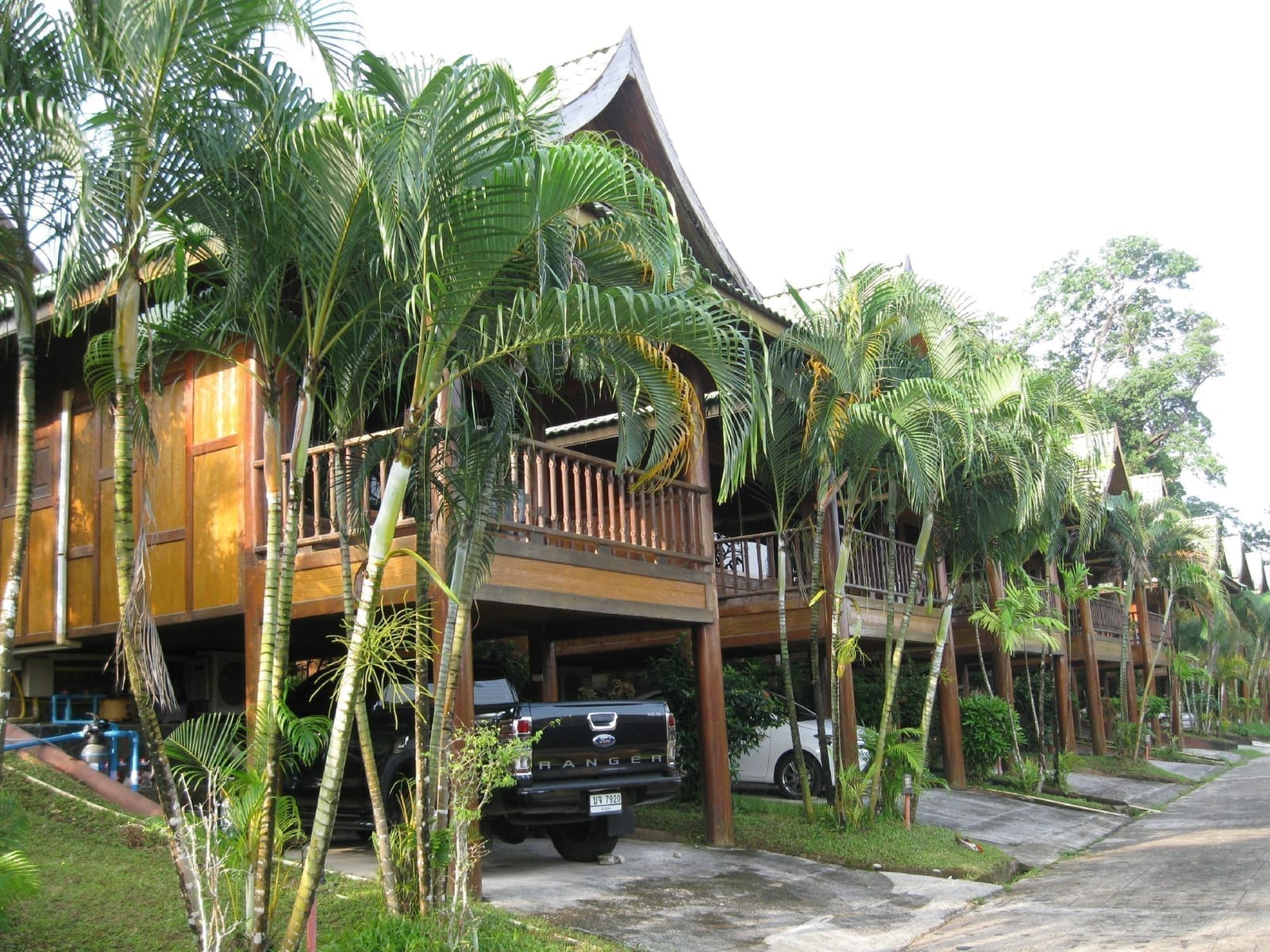 วิวทะเลฝั่งพม่าจากบนเนินของ B.C. Badin Resort ปากน้ำระนอง