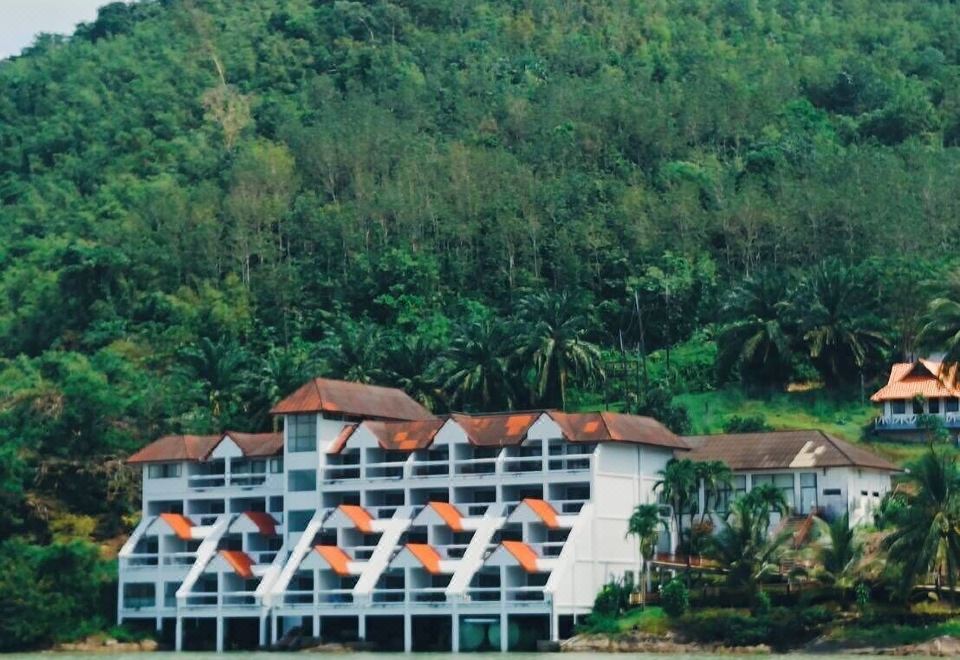 Jansom Beach Resort Ranong