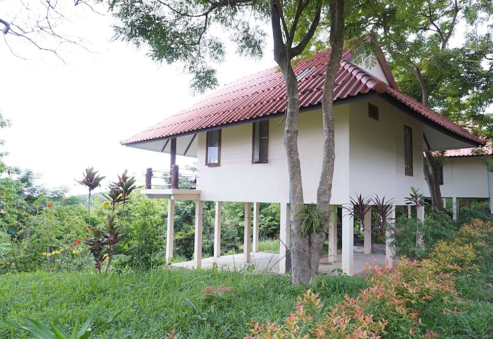 Lamai Koh Phayam Resort