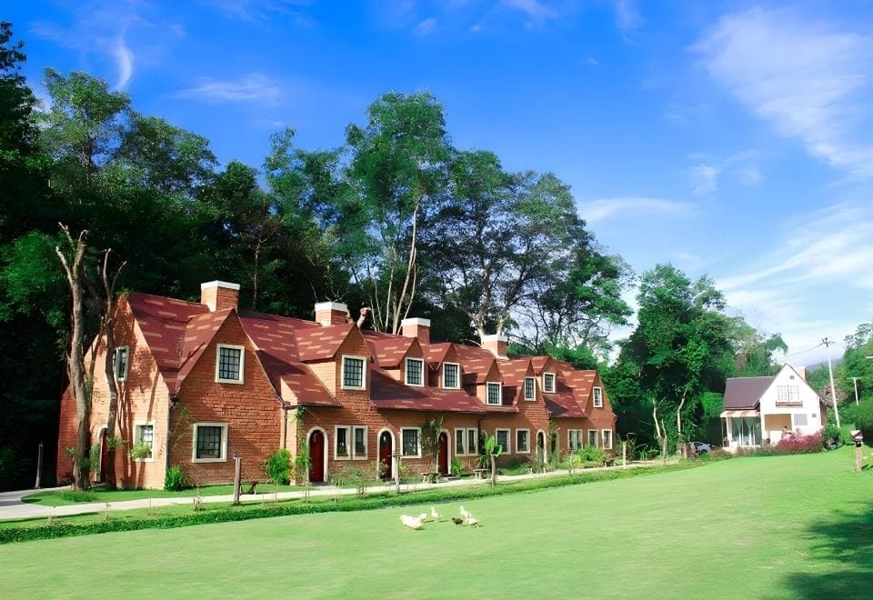Bibury Resort