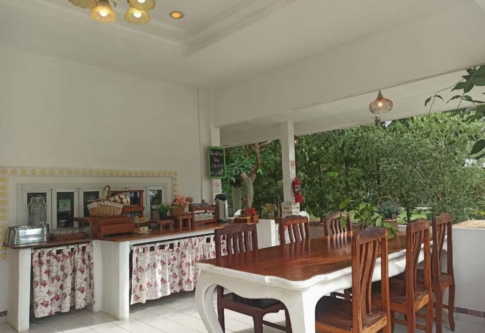 ห้องพักภายในตกแต่งสไตล์คอตเทจยุโรป โทนอบอุ่นของ Charisma Resort