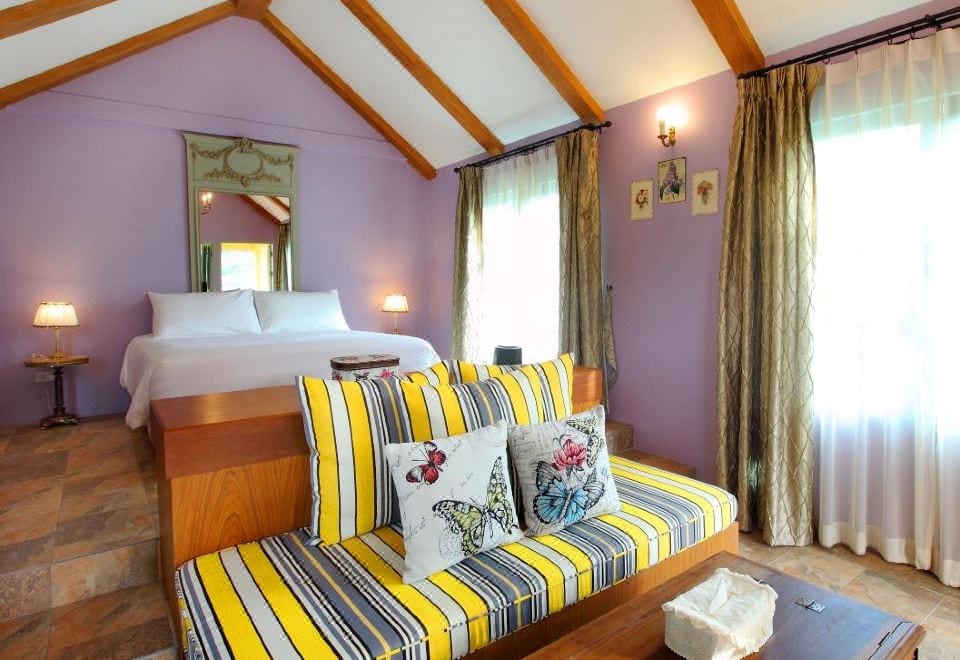 ห้องพักตกแต่งสไตล์ฝรั่งเศสตอนใต้ของ La Provence Suan Phung Hotel โทนอบอุ่น