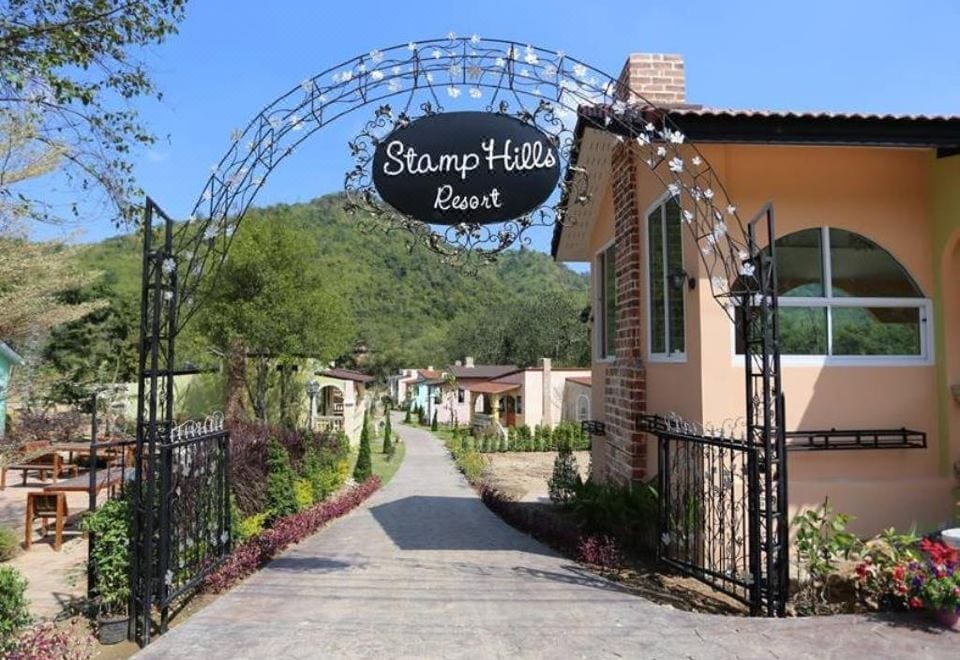 Stamp Hills Resort