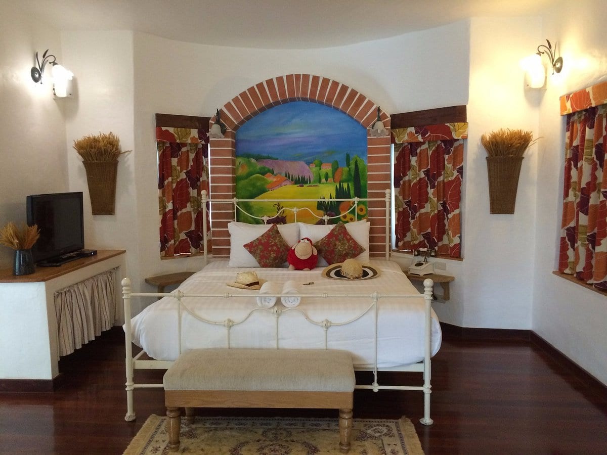 วิลล่าแยกหลังสไตล์ยุโรปของ Swiss Valley Hip Resort กลางหุบเขาสวนผึ้ง ราชบุรี