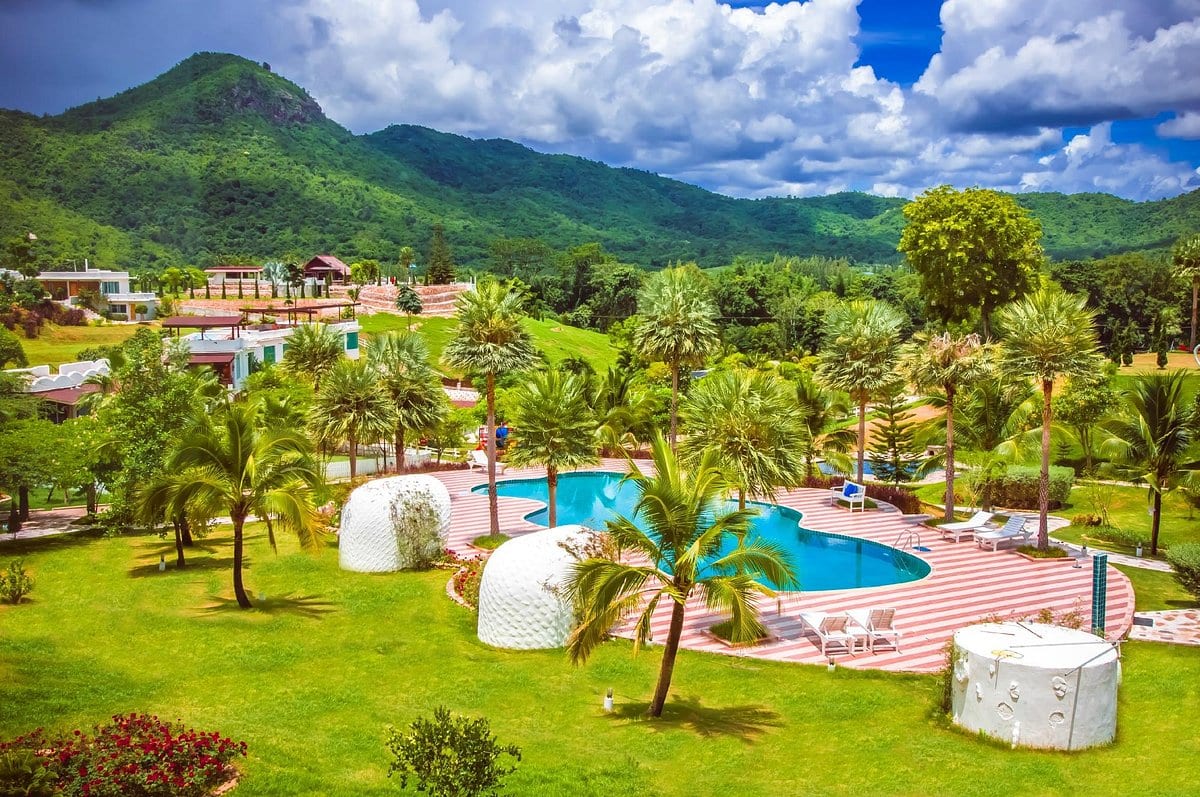 Swiss Valley Hip Resort