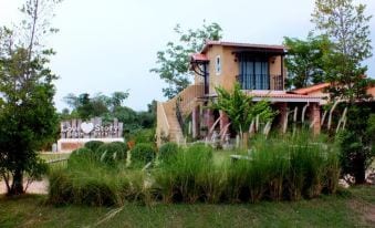 มุมส่วนกลางและสวนของ Villa Tuscany Country Resort ราชบุรี