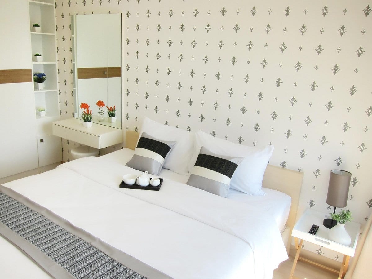 อาคาร Banyan Residence ระยอง เซอร์วิสอพาร์ตเมนต์ในย่านเนินพระ บรรยากาศเงียบสงบพร้อมที่จอดรถส่วนตัว