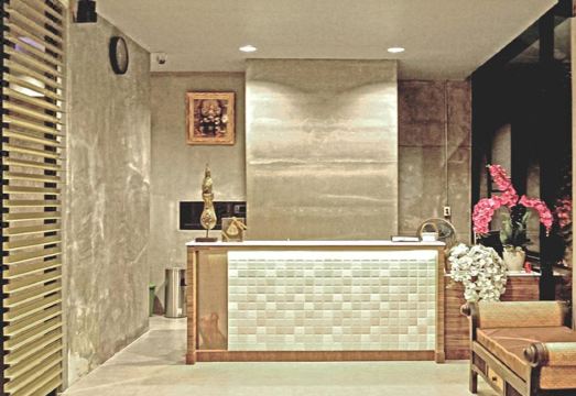 สวนและเทอร์เรซร่มรื่นภายในพื้นที่ Mila Garden