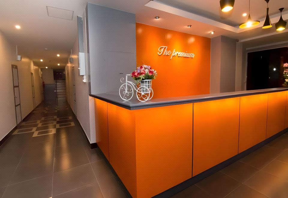 ห้องพักของ The Premium Residence ร้อยเอ็ด เตียงนุ่ม ห้องกว้าง มีระเบียงส่วนตัว