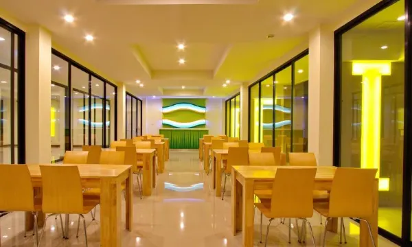 ร้านอาหารและพื้นที่อาหารเช้าของ The Rice Hotel ร้อยเอ็ด