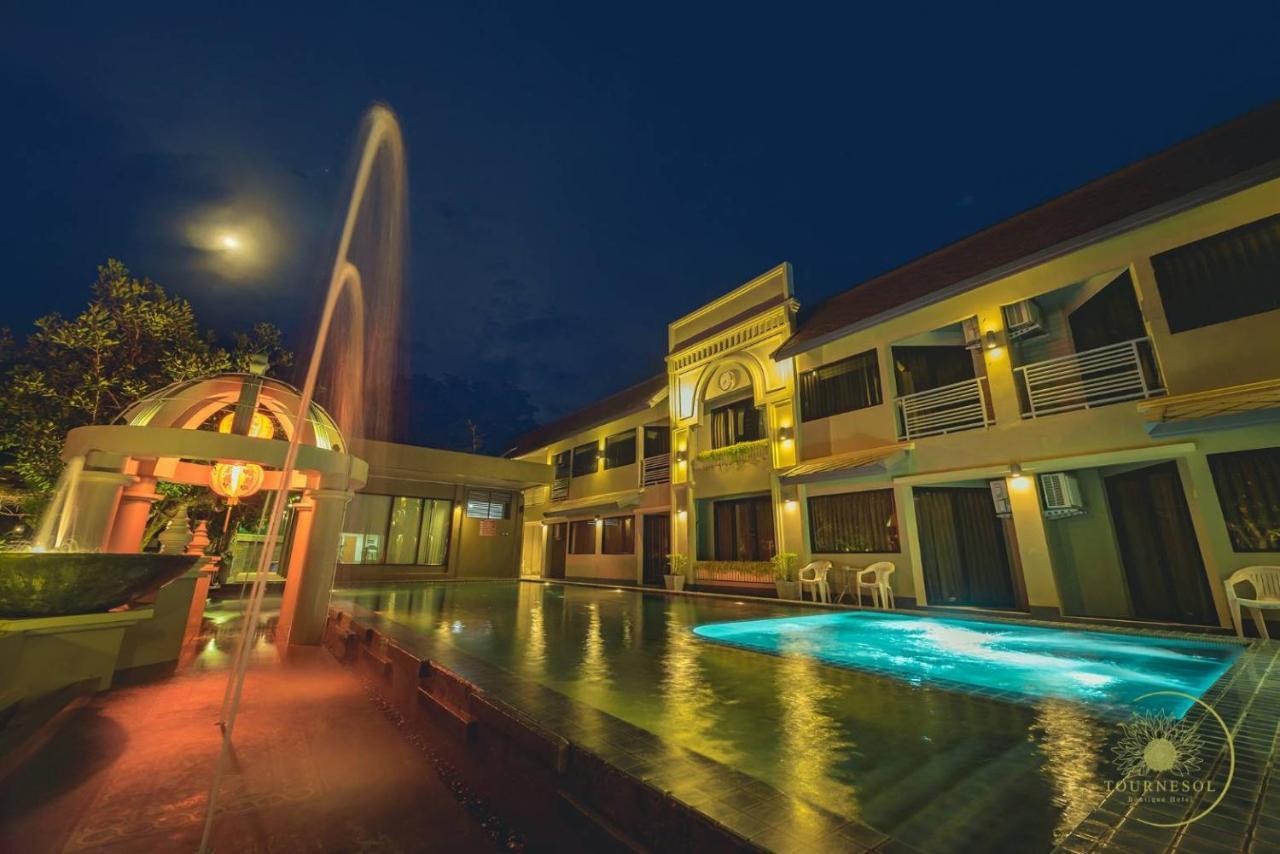 อาคารโรงแรม Tournesol Boutique Hotel อรัญประเทศ สไตล์ไทย-บาหลี