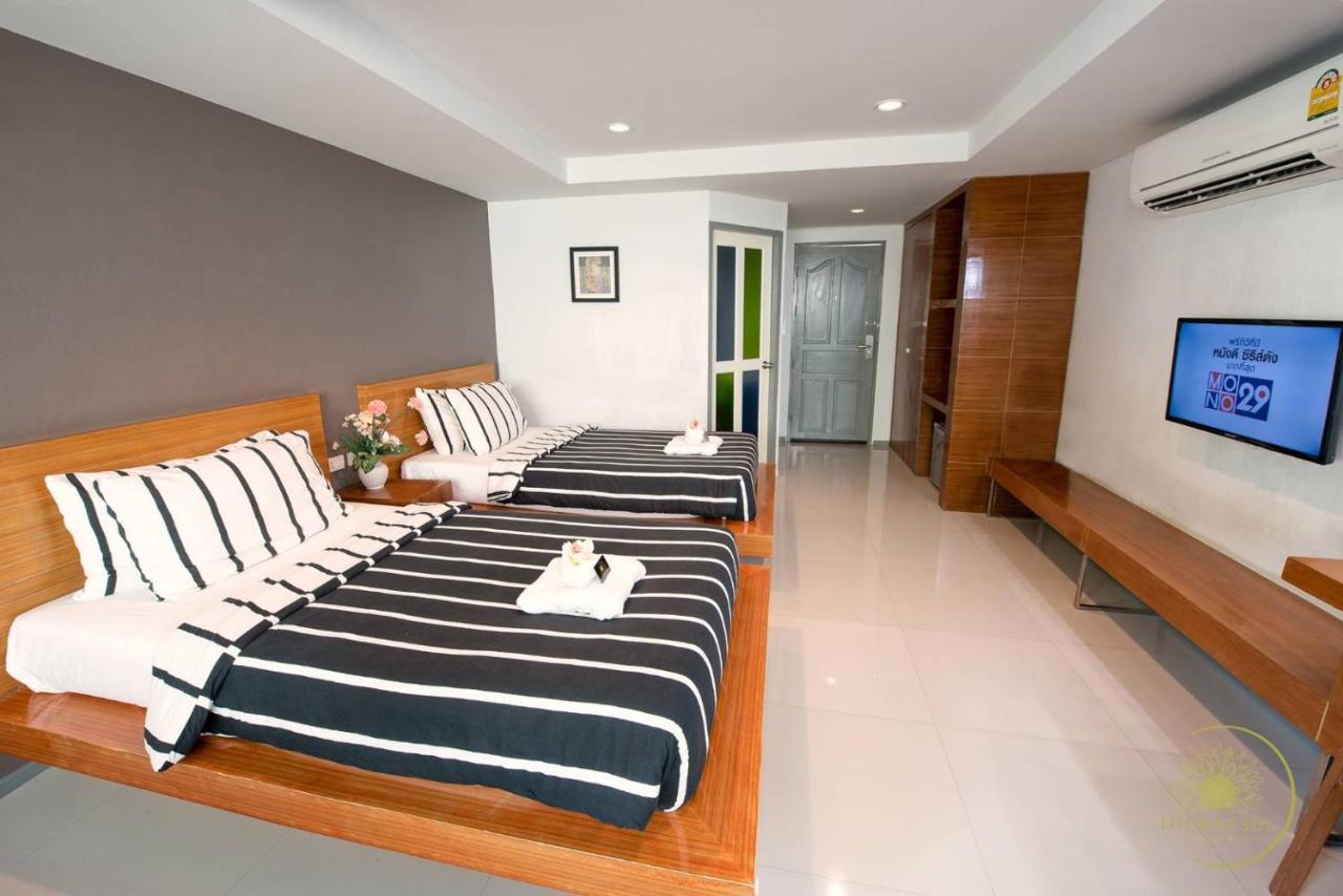 ห้องพักกว้างมีระเบียงของ Tournesol Boutique Hotel อรัญประเทศ